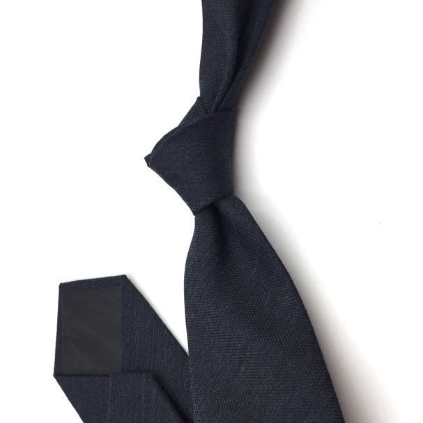 Cravatta in seta e lana blu navy